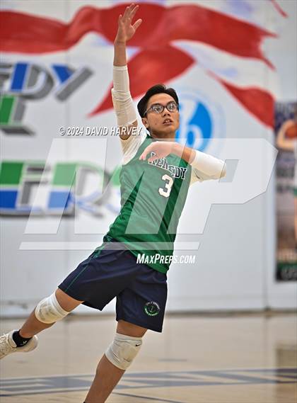 Thumbnail 3 in Kennedy vs Alameda photogallery.
