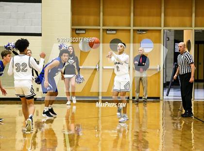 Thumbnail 2 in Worthington Kilbourne @ Westerville Central photogallery.