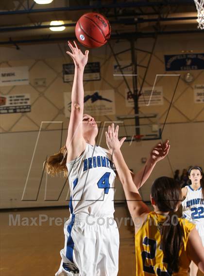 Thumbnail 3 in Rifle vs Broomfield (CHSAA 4A Second Round Playoff) photogallery.