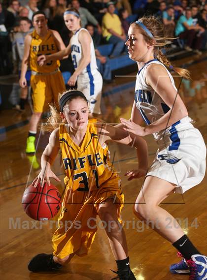 Thumbnail 3 in Rifle vs Broomfield (CHSAA 4A Second Round Playoff) photogallery.
