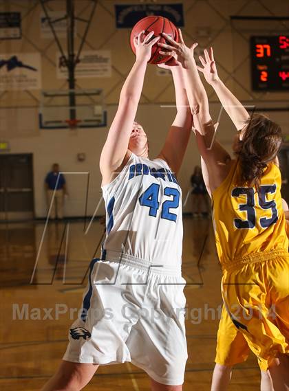 Thumbnail 3 in Rifle vs Broomfield (CHSAA 4A Second Round Playoff) photogallery.