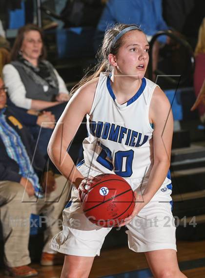Thumbnail 2 in Rifle vs Broomfield (CHSAA 4A Second Round Playoff) photogallery.