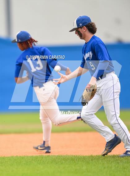 Thumbnail 3 in Aldine @ Dekaney photogallery.