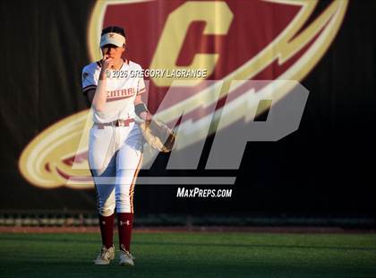 Thumbnail 3 in Northwest vs Keller Central photogallery.