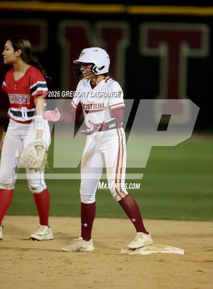 Thumbnail 3 in Northwest vs Keller Central photogallery.