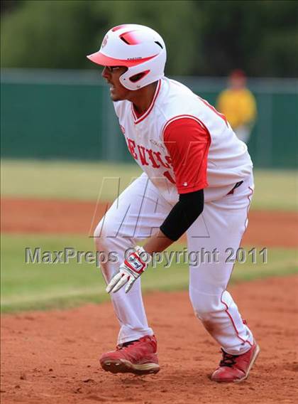 Thumbnail 3 in Sweetwater vs Yreka (San Diego Lions Tournament) photogallery.