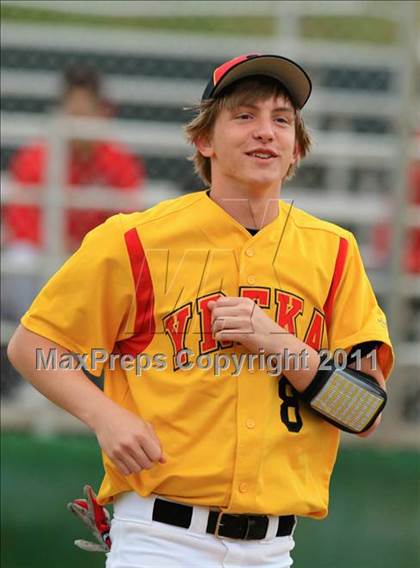 Thumbnail 3 in Sweetwater vs Yreka (San Diego Lions Tournament) photogallery.