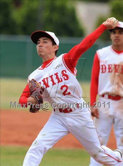 Thumbnail 3 in Sweetwater vs Yreka (San Diego Lions Tournament) photogallery.