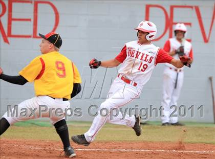 Thumbnail 2 in Sweetwater vs Yreka (San Diego Lions Tournament) photogallery.