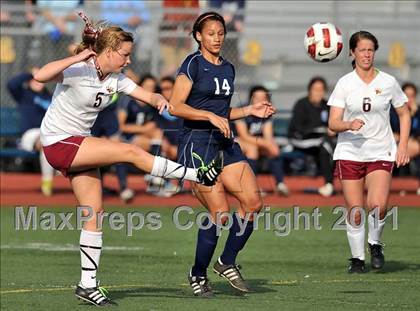 Thumbnail 3 in Torrey Pines vs. Bullard (CIF SoCal D1 Regional Final) photogallery.