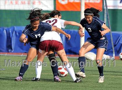 Thumbnail 2 in Torrey Pines vs. Bullard (CIF SoCal D1 Regional Final) photogallery.