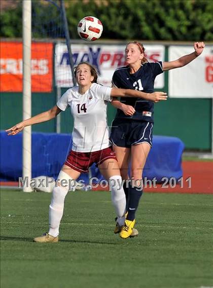 Thumbnail 2 in Torrey Pines vs. Bullard (CIF SoCal D1 Regional Final) photogallery.