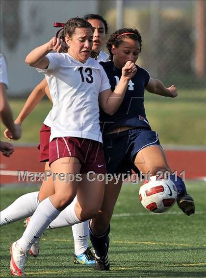 Thumbnail 1 in Torrey Pines vs. Bullard (CIF SoCal D1 Regional Final) photogallery.