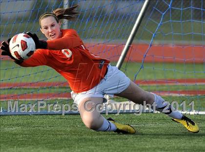 Thumbnail 2 in Torrey Pines vs. Bullard (CIF SoCal D1 Regional Final) photogallery.