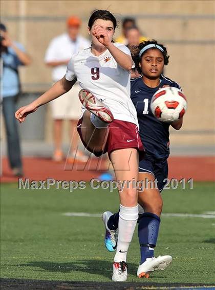 Thumbnail 1 in Torrey Pines vs. Bullard (CIF SoCal D1 Regional Final) photogallery.