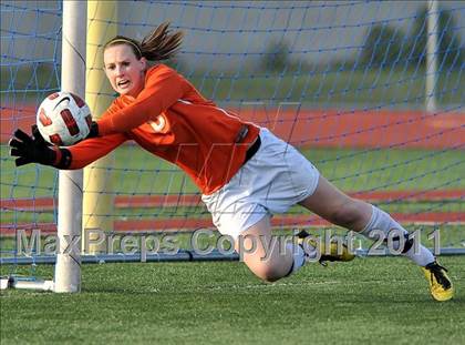 Thumbnail 2 in Torrey Pines vs. Bullard (CIF SoCal D1 Regional Final) photogallery.