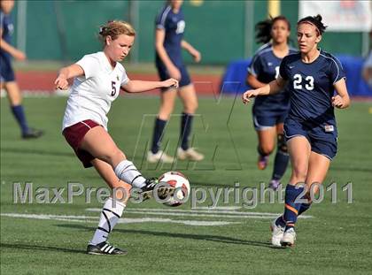 Thumbnail 1 in Torrey Pines vs. Bullard (CIF SoCal D1 Regional Final) photogallery.