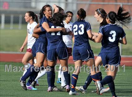 Thumbnail 1 in Torrey Pines vs. Bullard (CIF SoCal D1 Regional Final) photogallery.