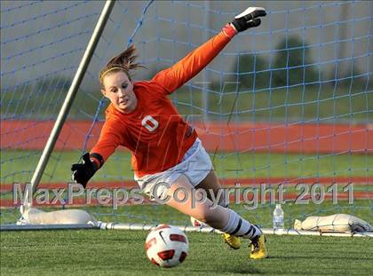 Thumbnail 2 in Torrey Pines vs. Bullard (CIF SoCal D1 Regional Final) photogallery.
