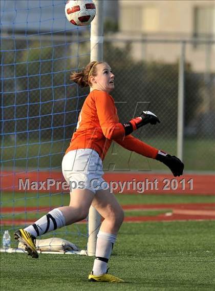 Thumbnail 1 in Torrey Pines vs. Bullard (CIF SoCal D1 Regional Final) photogallery.