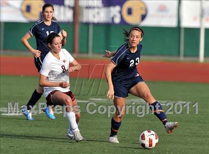 Thumbnail 1 in Torrey Pines vs. Bullard (CIF SoCal D1 Regional Final) photogallery.
