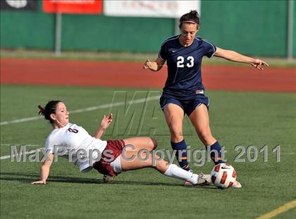 Thumbnail 3 in Torrey Pines vs. Bullard (CIF SoCal D1 Regional Final) photogallery.