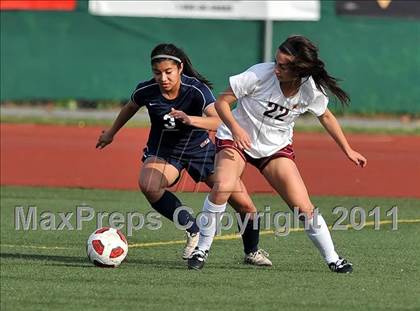 Thumbnail 2 in Torrey Pines vs. Bullard (CIF SoCal D1 Regional Final) photogallery.