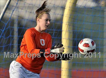Thumbnail 3 in Torrey Pines vs. Bullard (CIF SoCal D1 Regional Final) photogallery.