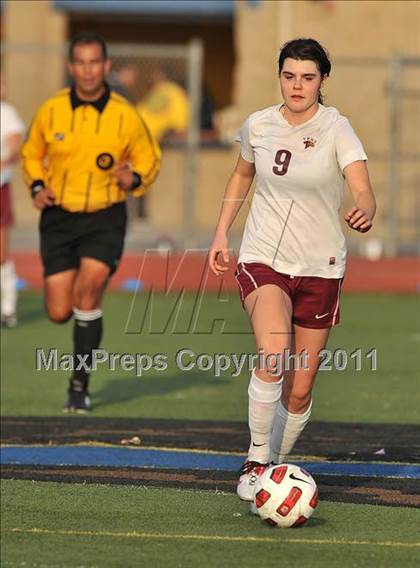 Thumbnail 1 in Torrey Pines vs. Bullard (CIF SoCal D1 Regional Final) photogallery.