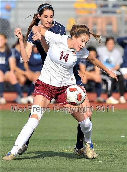 Thumbnail 2 in Torrey Pines vs. Bullard (CIF SoCal D1 Regional Final) photogallery.