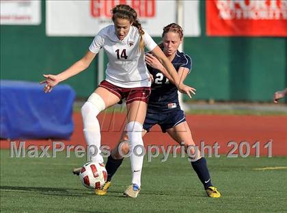 Thumbnail 2 in Torrey Pines vs. Bullard (CIF SoCal D1 Regional Final) photogallery.