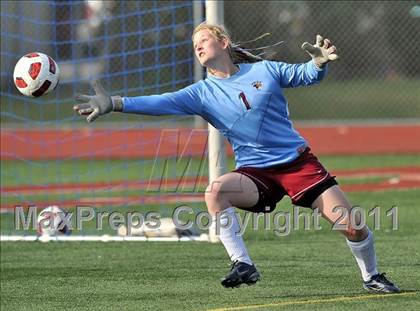 Thumbnail 2 in Torrey Pines vs. Bullard (CIF SoCal D1 Regional Final) photogallery.