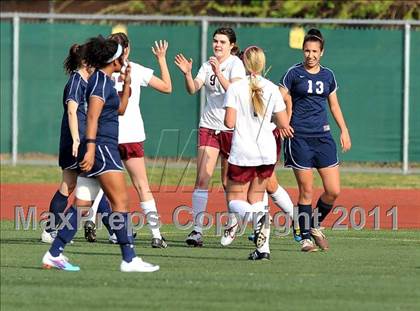 Thumbnail 3 in Torrey Pines vs. Bullard (CIF SoCal D1 Regional Final) photogallery.
