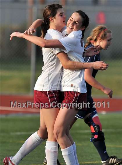 Thumbnail 2 in Torrey Pines vs. Bullard (CIF SoCal D1 Regional Final) photogallery.