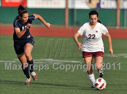 Thumbnail 3 in Torrey Pines vs. Bullard (CIF SoCal D1 Regional Final) photogallery.