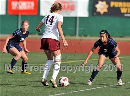 Thumbnail 2 in Torrey Pines vs. Bullard (CIF SoCal D1 Regional Final) photogallery.