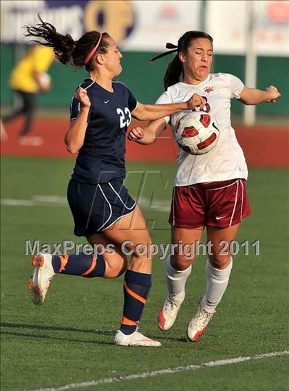 Thumbnail 1 in Torrey Pines vs. Bullard (CIF SoCal D1 Regional Final) photogallery.