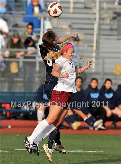Thumbnail 3 in Torrey Pines vs. Bullard (CIF SoCal D1 Regional Final) photogallery.