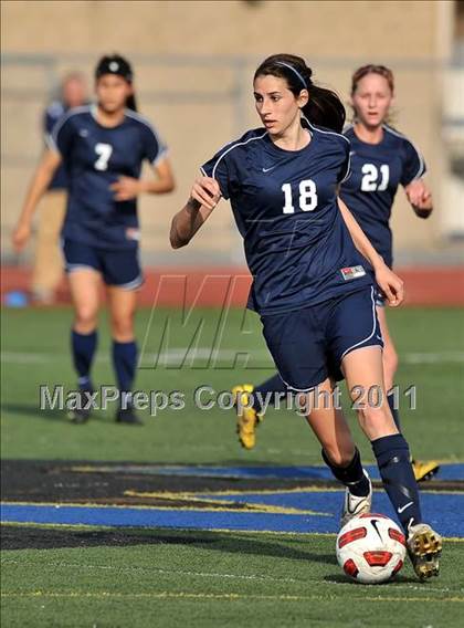 Thumbnail 2 in Torrey Pines vs. Bullard (CIF SoCal D1 Regional Final) photogallery.