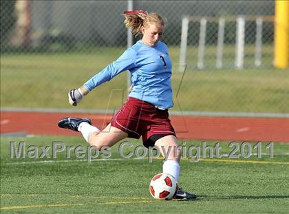 Thumbnail 3 in Torrey Pines vs. Bullard (CIF SoCal D1 Regional Final) photogallery.