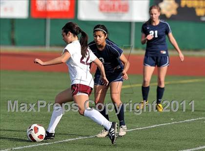 Thumbnail 3 in Torrey Pines vs. Bullard (CIF SoCal D1 Regional Final) photogallery.