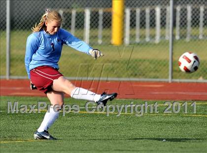 Thumbnail 2 in Torrey Pines vs. Bullard (CIF SoCal D1 Regional Final) photogallery.