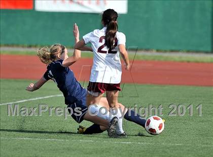 Thumbnail 2 in Torrey Pines vs. Bullard (CIF SoCal D1 Regional Final) photogallery.
