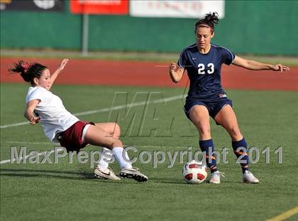 Thumbnail 2 in Torrey Pines vs. Bullard (CIF SoCal D1 Regional Final) photogallery.