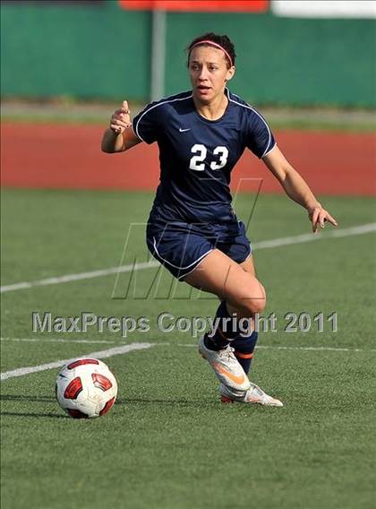 Thumbnail 1 in Torrey Pines vs. Bullard (CIF SoCal D1 Regional Final) photogallery.