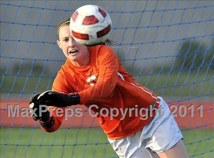 Thumbnail 1 in Torrey Pines vs. Bullard (CIF SoCal D1 Regional Final) photogallery.