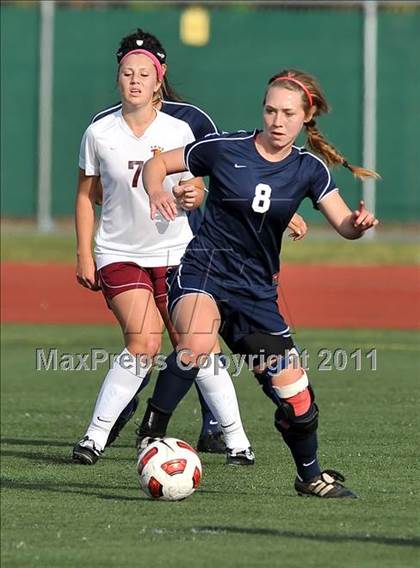 Thumbnail 1 in Torrey Pines vs. Bullard (CIF SoCal D1 Regional Final) photogallery.
