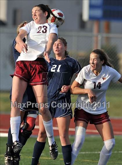 Thumbnail 3 in Torrey Pines vs. Bullard (CIF SoCal D1 Regional Final) photogallery.