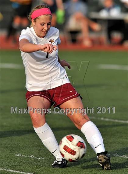 Thumbnail 1 in Torrey Pines vs. Bullard (CIF SoCal D1 Regional Final) photogallery.