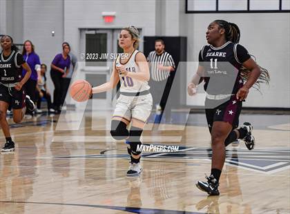 Thumbnail 2 in Hearne vs Weimar (UIL 2A Reg IV Bi-District Playoff) photogallery.
